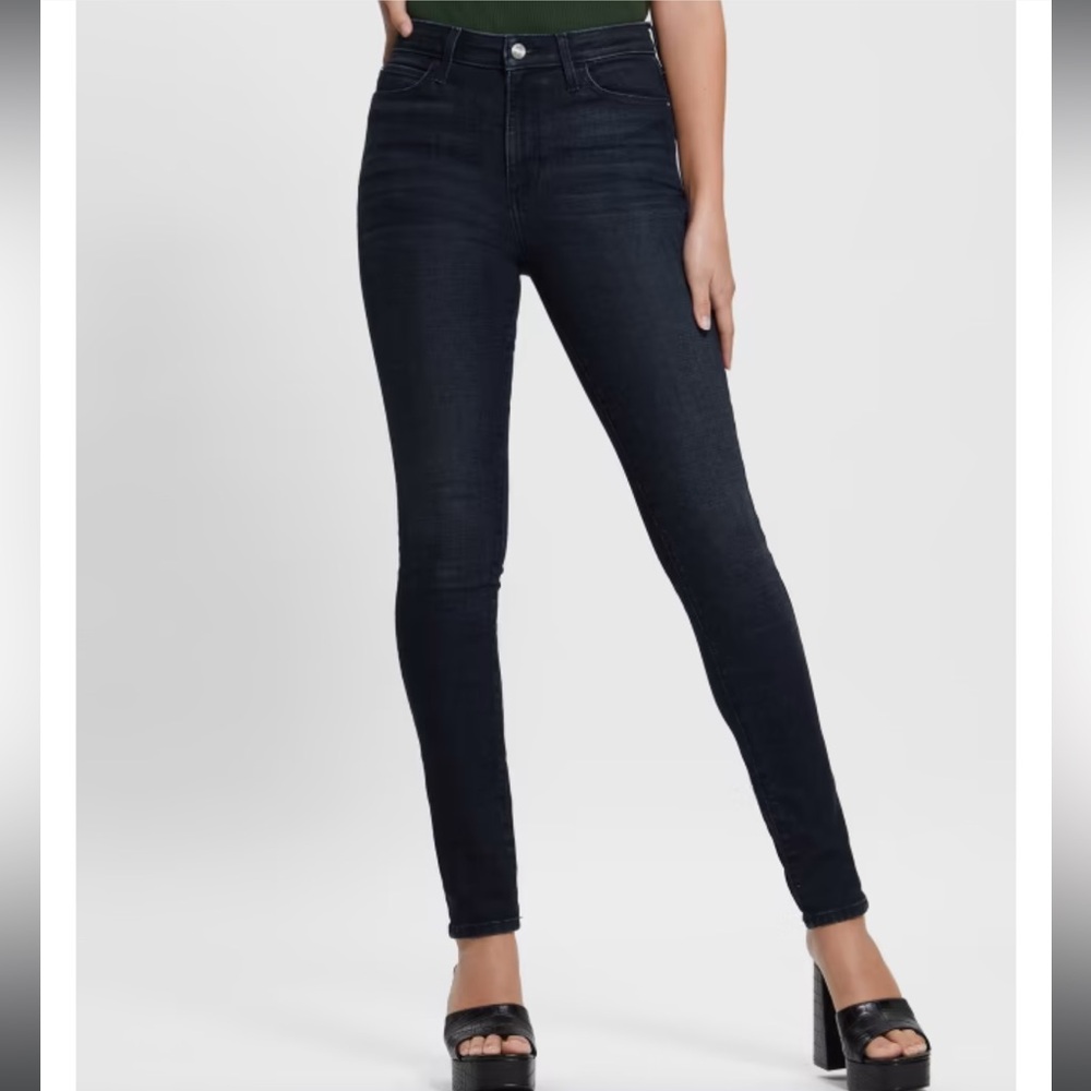 NWOT Guess 1981 Skinny Jeans, Size 28